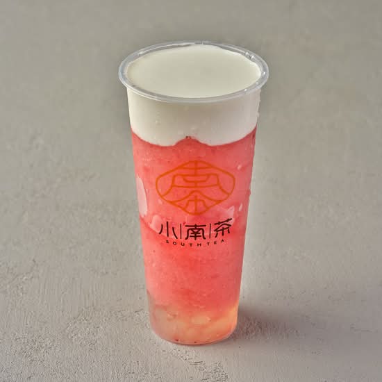 Strawberry Tea Slush with Cheese Foam 芝士霸气草莓